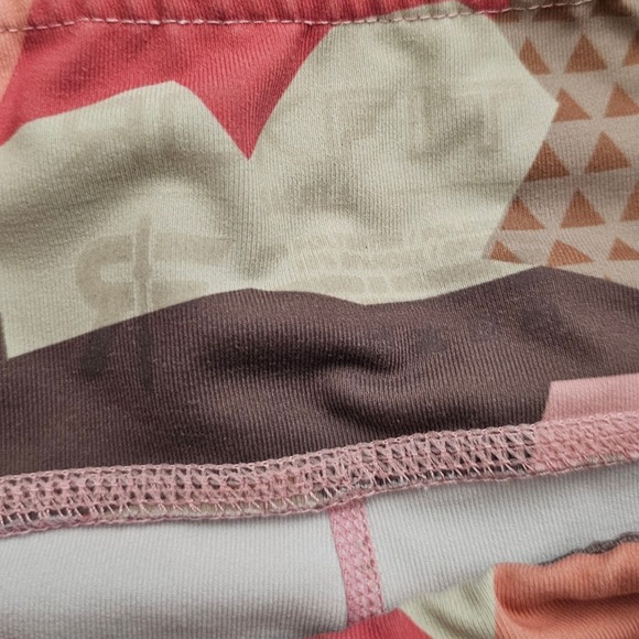 RokFit Women Pink Geometric Camo Athletic Booty Shorts CrossFit Gym Training S - Picture 4 of 4